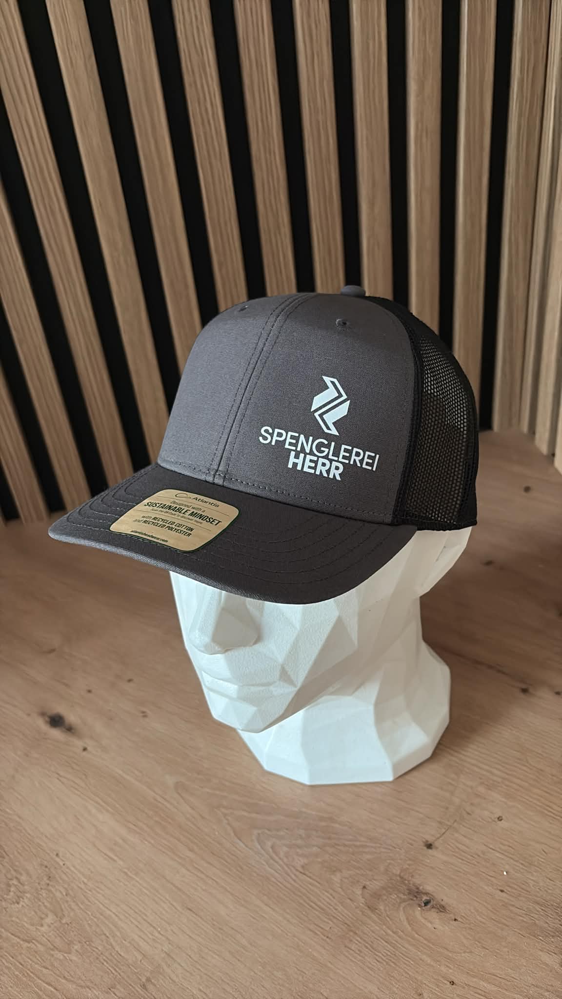 Unsere neuen Firmenkappen